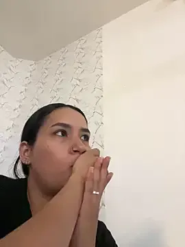 Freechat Val12777 on StripChat