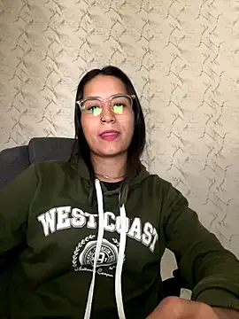 Freechat Val12777 on StripChat