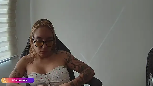 Freechat ValkyriaRose on StripChat