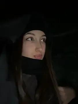 VelvetVixenI — spank naked pussy loudly in supermarke