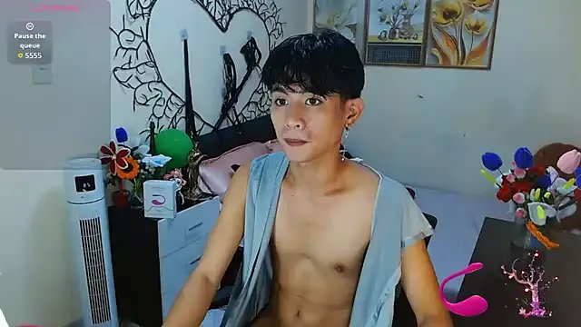 Freechat WildestTwink on StripChat