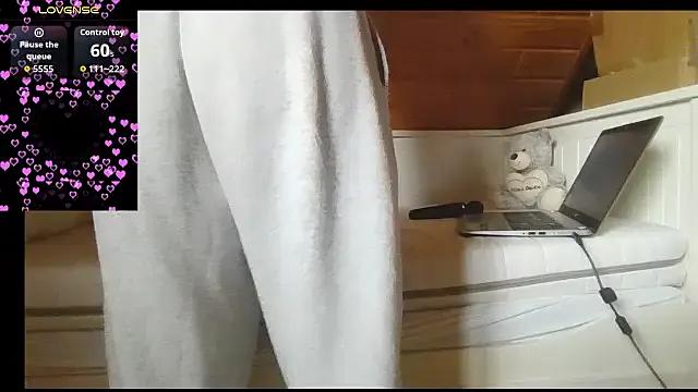 StripChat XxMelissaBluexX is Freechat XxMelissaBluexX — WILLST DU MICH NACKT SEHEN?? (VIDEO)