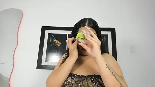 zoee_lovv on StripChat