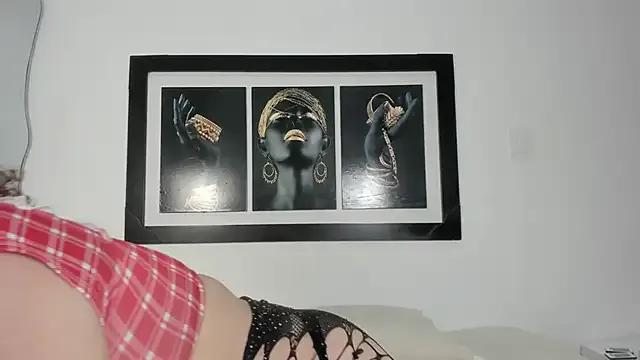 zoee_lovv on StripChat